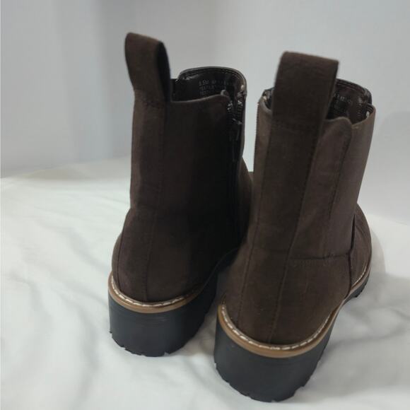 Kensie Kayla Boots Womens 8.5 M Brown Suede Ankle Classic Chelsea Boho Casual - Picture 2 of 7